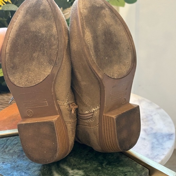 U.S.P - Picture 10 of 10